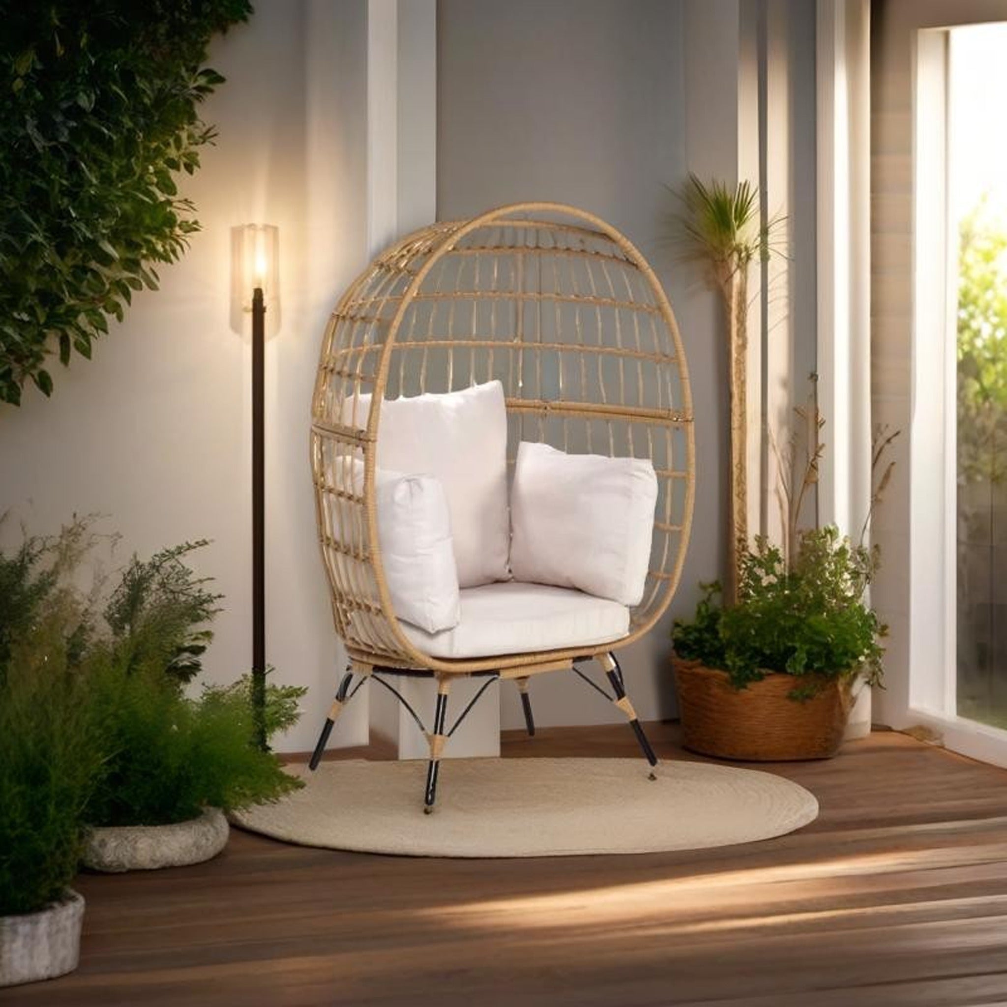 Sillón Huevo de Jardín Corvian — Ratán Sintético y Acero | Beige
